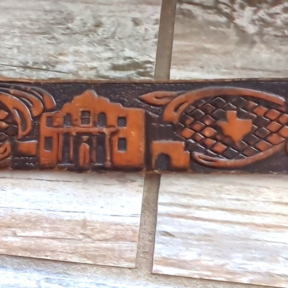 Vintage Hand Tooled Leather Texas Souvenir Belt Alamo Lone Star Flag 32 - Picture 2 of 10